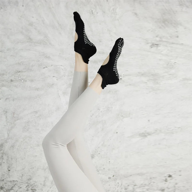 Five Toe Yoga Socks Featuring Cotton Silicone Non Slip Grip
