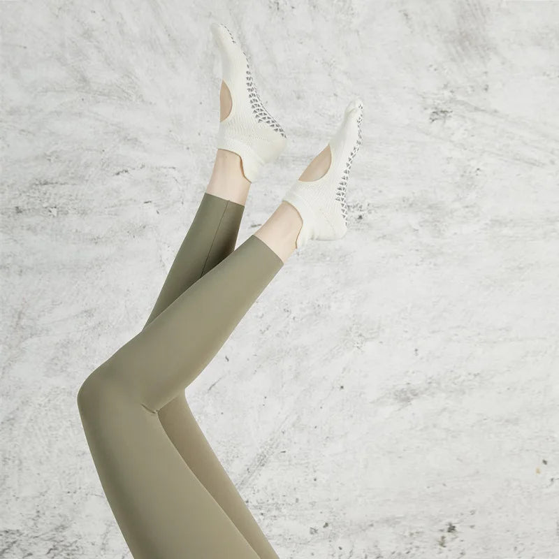 Five Toe Yoga Socks Featuring Cotton Silicone Non Slip Grip